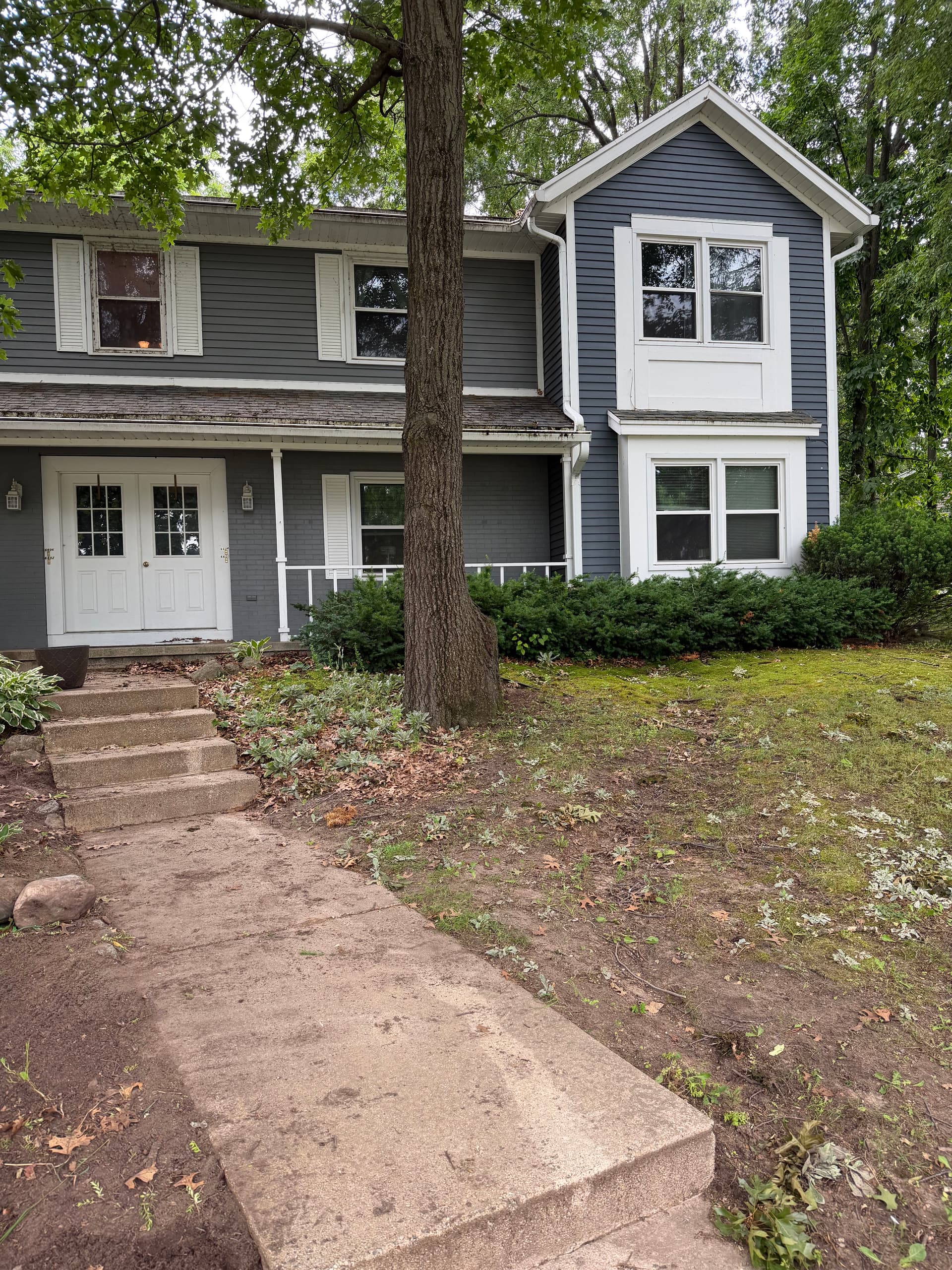 Gallery photos for 24 Yards of Mulch and a Full Landscape Facelift: Image #2