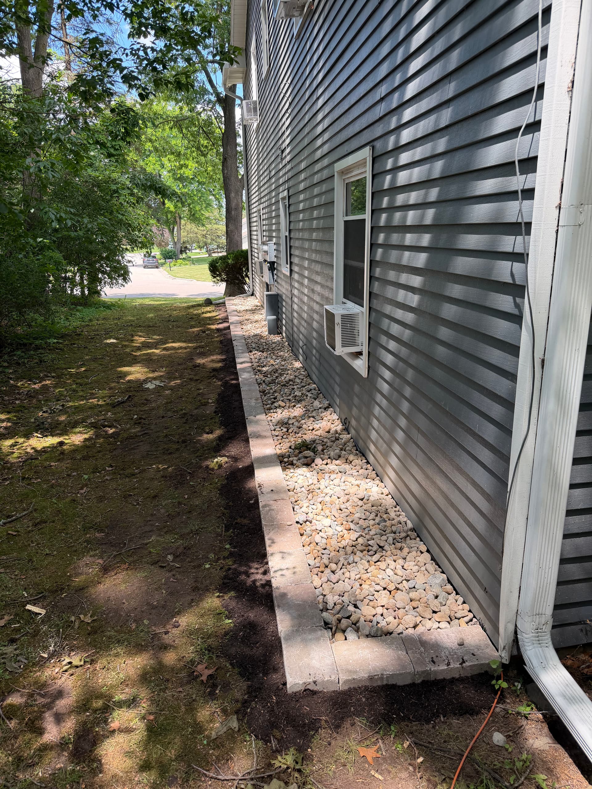 Gallery photos for 24 Yards of Mulch and a Full Landscape Facelift: Image #4