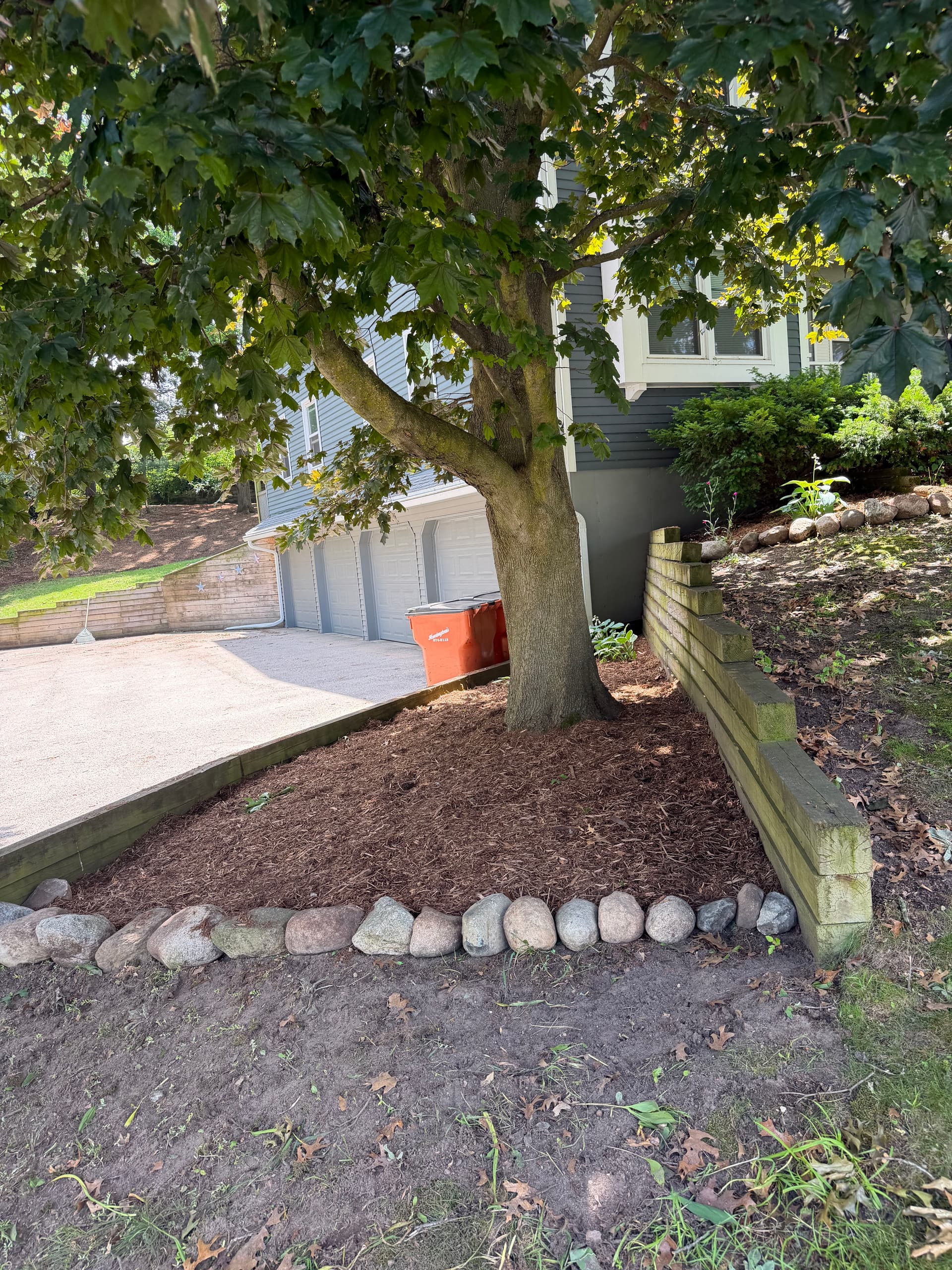 Gallery photos for 24 Yards of Mulch and a Full Landscape Facelift: Image #9